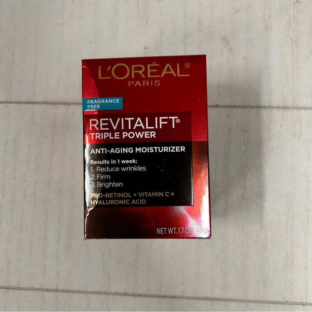 Loreal Paris Revitalift Triple Power Anti Aging Moisturizer Hyaluronic Acid 1.7